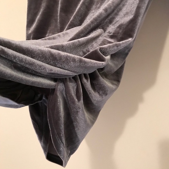 Liquid by Sioni Velvet Blouse - Picture 4 of 5